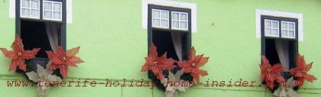 Christmas outside decorations by El Regulo Restaurant