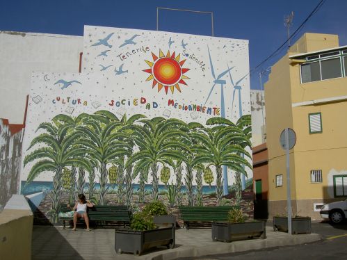 Environmental awareness represented by a gigantesque mural between the streets Pelinor and Calle Tegueste that was first to display ecological street art on walls in Puerto de la Cruz.