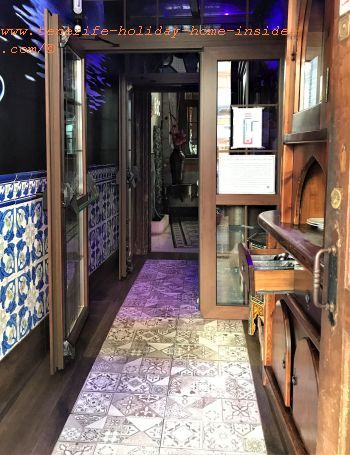 The former house of XX wealthy people and now restaurant in La Noria when tiles from Lisbon were the rage