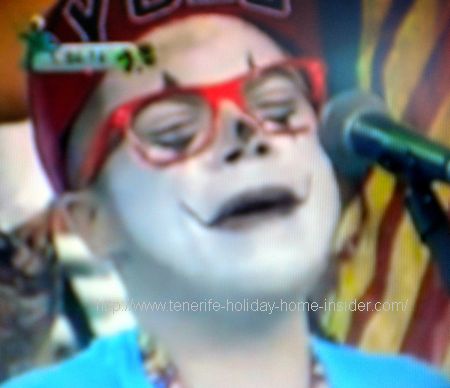 murga with glasses tenerife