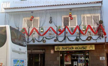 Outside ornaments on balcony and house