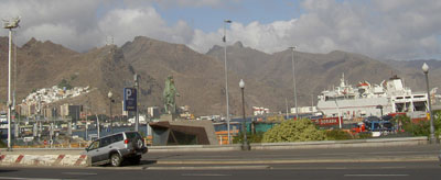 Parking Santa Cruz by the Zara shop