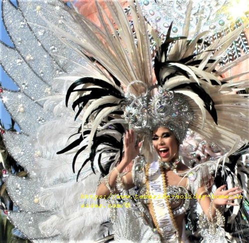 Puerto Cruz Street carnival outside the Lido Martianez